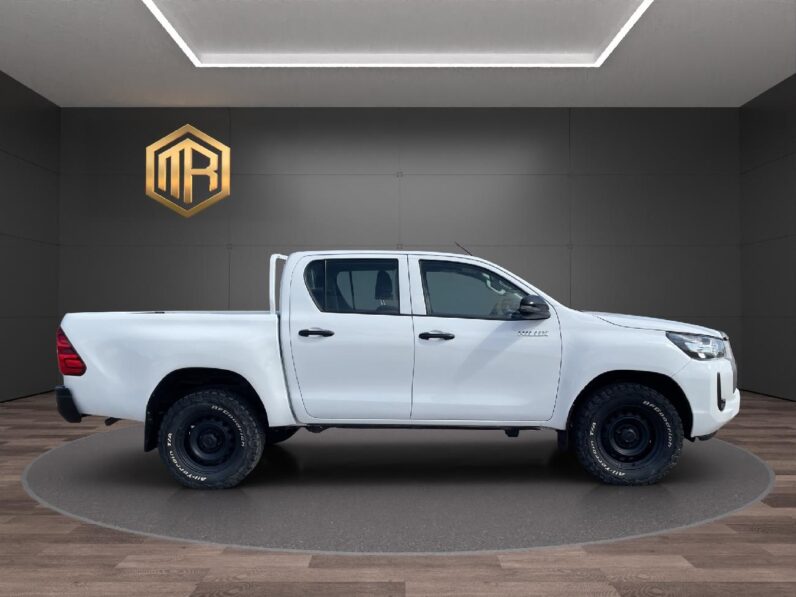 
 Toyota Hilux 2.4 D-4D Cabina Doble GX 4×4 caja abierta 2021 full									