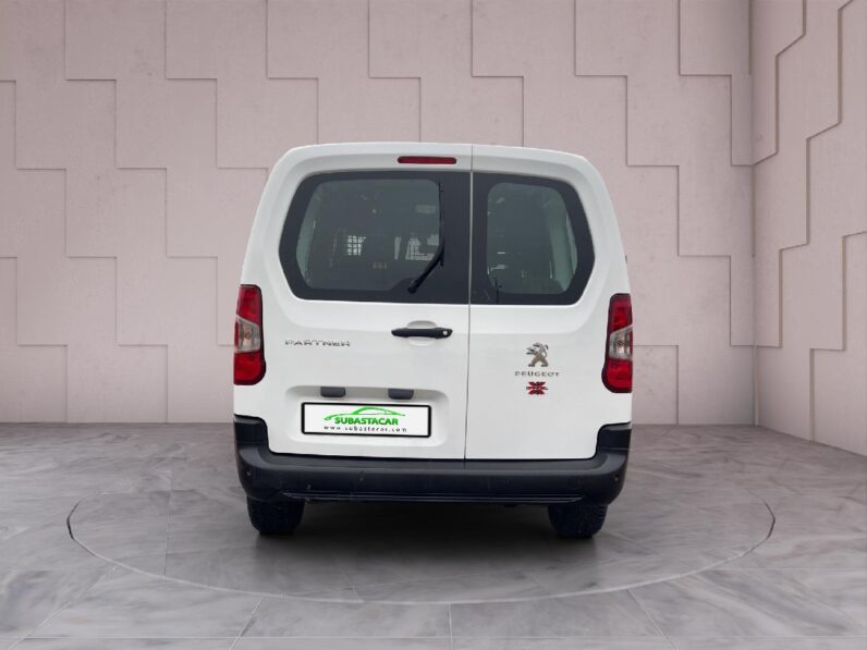 
 Peugeot Partner 4×4 doble cabina Long BlueHDi 96kw 2021 full									