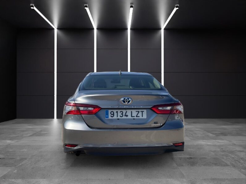 
 Toyota Camry  2.5 220H Advance sedán 160kW 2022 full									