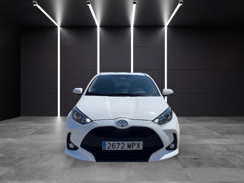 
 Toyota Yaris 1.5 120H Business Plus 2024 full									