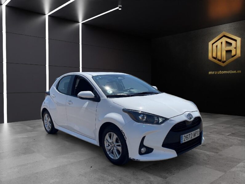 
 Toyota Yaris 1.5 120H Business Plus 2024 full									