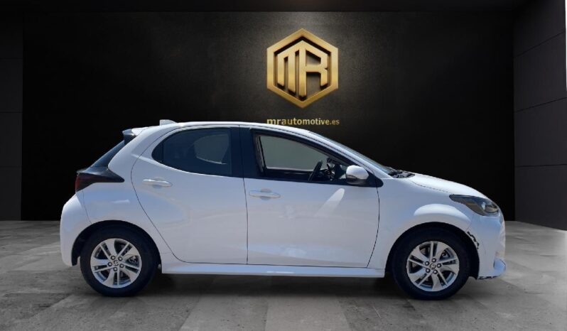 
 Toyota Yaris 1.5 120H Business Plus 2024 full									