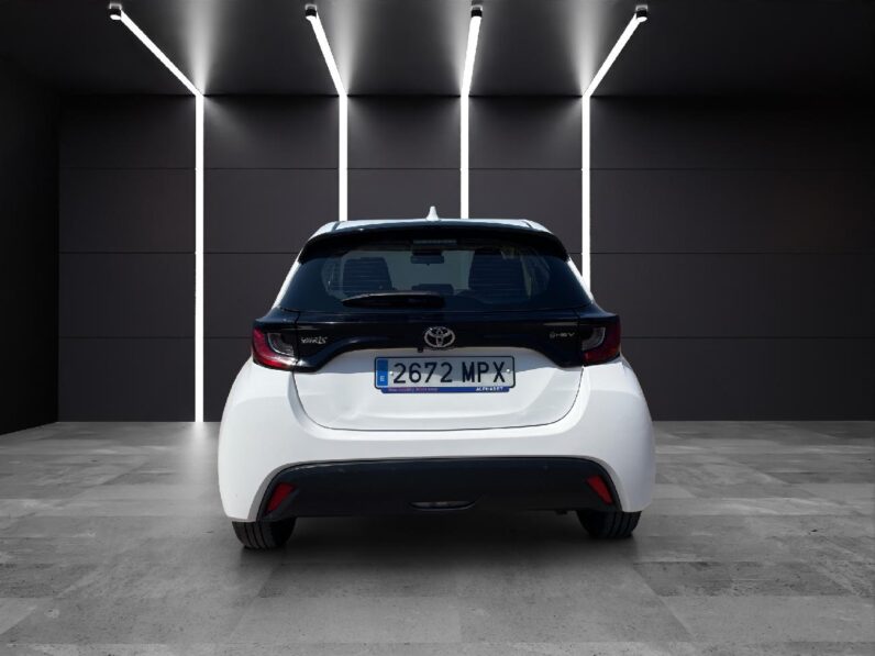 
 Toyota Yaris 1.5 120H Business Plus 2024 full									