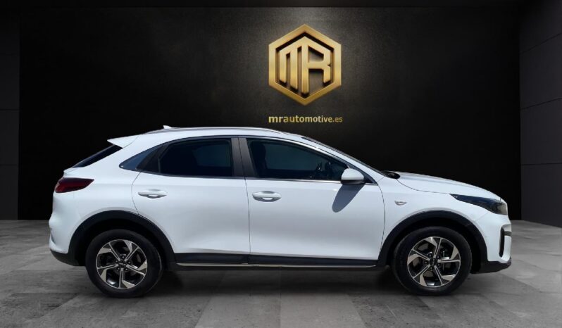 
 KIA Xceed 1.5 MHEV iMT Drive 118kW (160CV) 2023 full									