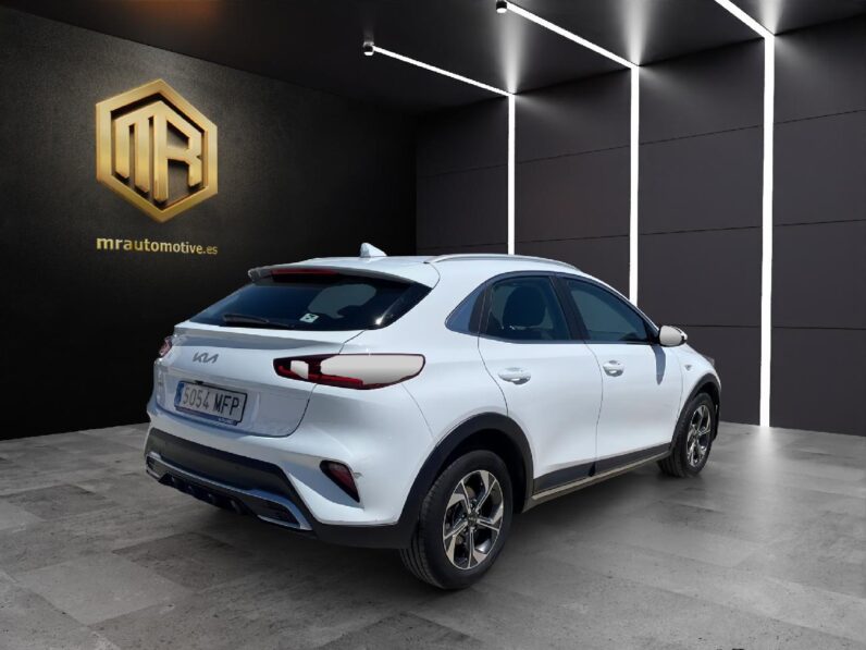 
 KIA Xceed 1.5 MHEV iMT Drive 118kW (160CV) 2023 full									