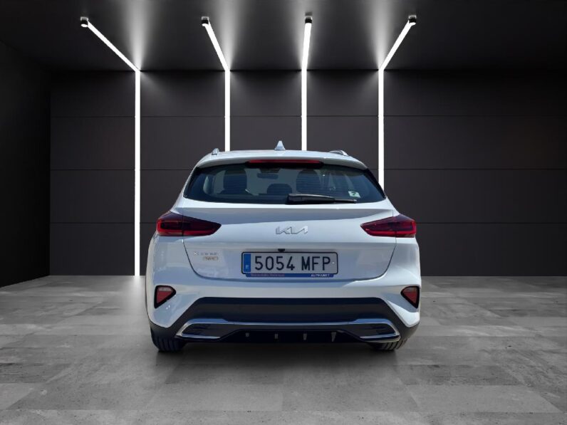 
 KIA Xceed 1.5 MHEV iMT Drive 118kW (160CV) 2023 full									