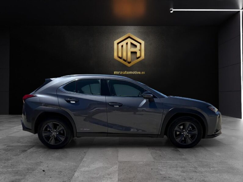 
 Lexus UX 2.0 250h Business 2022 full									