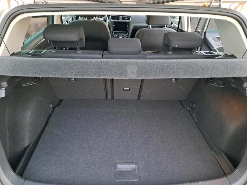 
 Volkswagen Golf Advance 2.0 TDI 110kW (150CV) 2019 full									