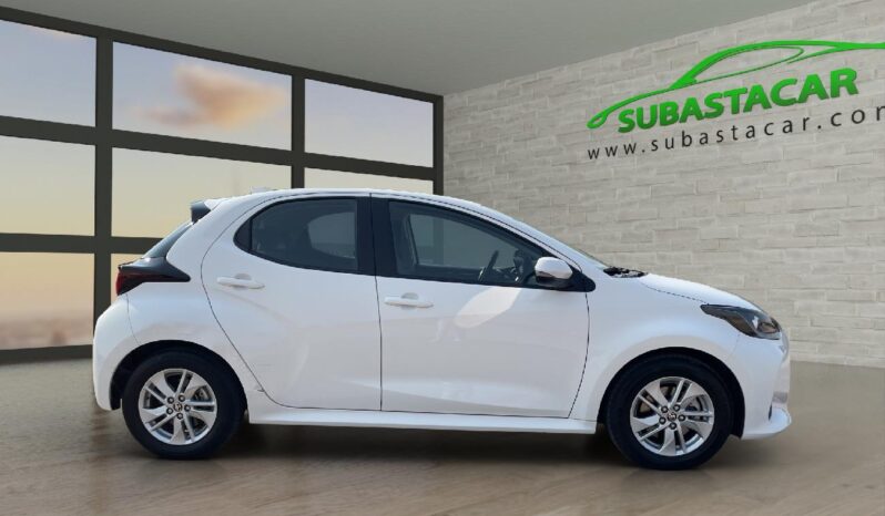 
 Toyota Yaris 1.5 120H Business Plus 2022 full									