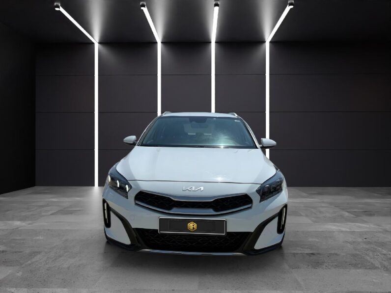 
 KIA Xceed 1.5 MHEV iMT Drive 118kW (160CV) 2023 full									