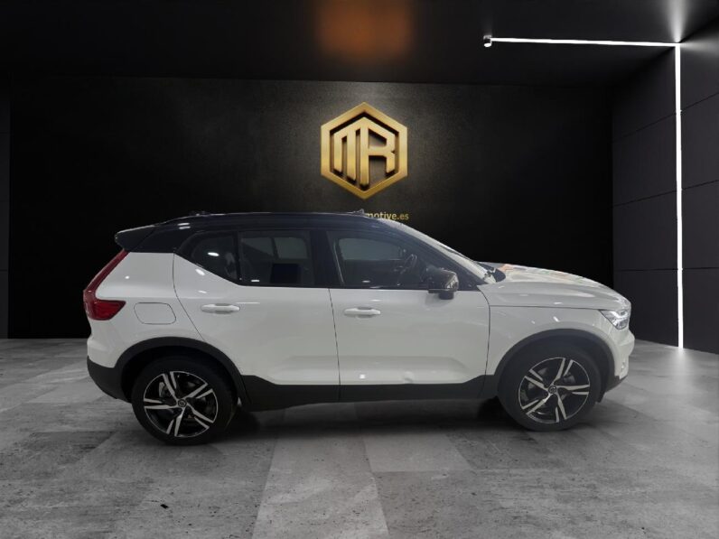 
 Volvo XC40 2.0 B3 G R-Design Auto 2021 full									
