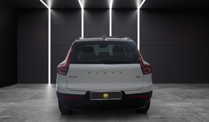 
 Volvo XC40 2.0 B3 G R-Design Auto 2021 full									