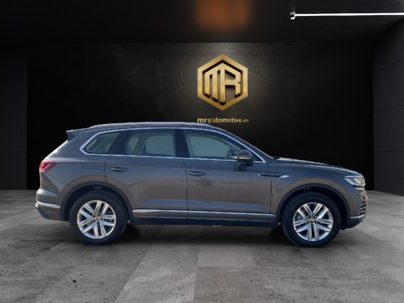 
 Volkswagen Touareg eHybrid Eleg 3.0 V6 TSI 280kW Tip 4M 2023 full									