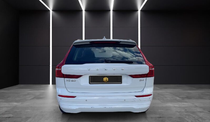 
 Volvo XC60 2.0 B4 D Momentum Pro Auto 2021 full									