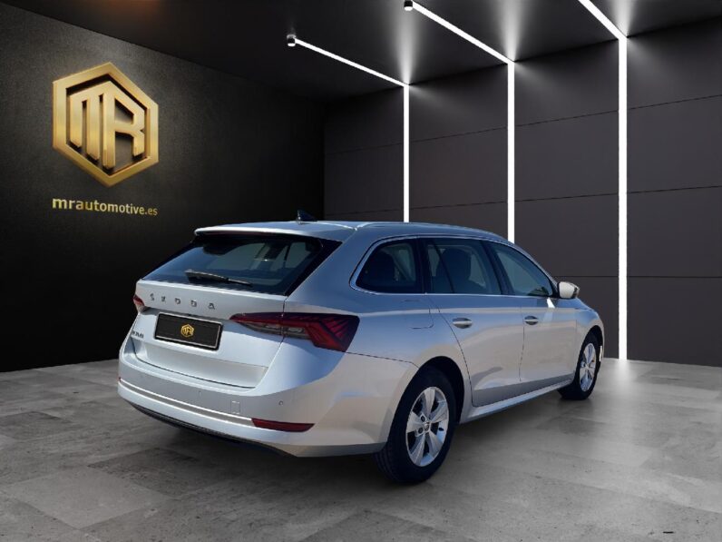 
 Skoda Octavia Combi 2.0 TDI 110kW(150CV) DSG Ambition familiar 2022 full									