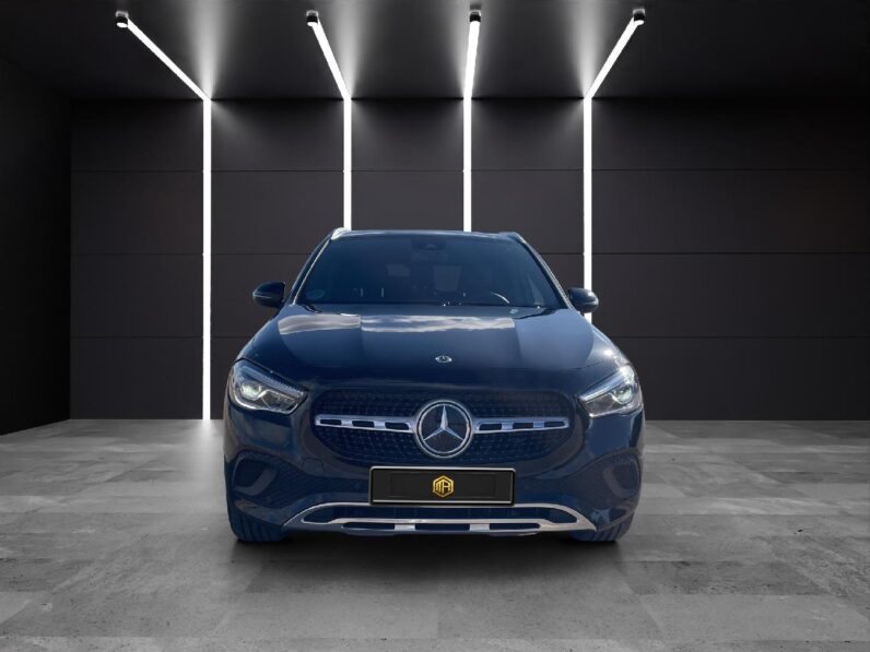 
 Mercedes GLA 200 D 2022 full									