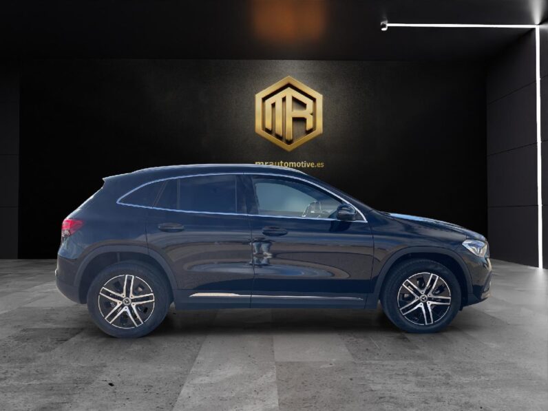 
 Mercedes GLA 200 D 2022 full									