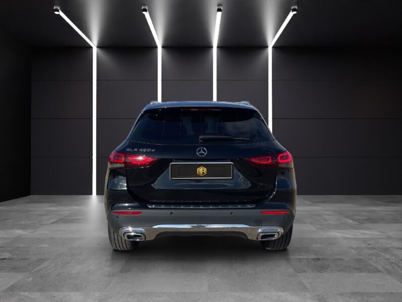
 Mercedes GLA 200 D 2022 full									