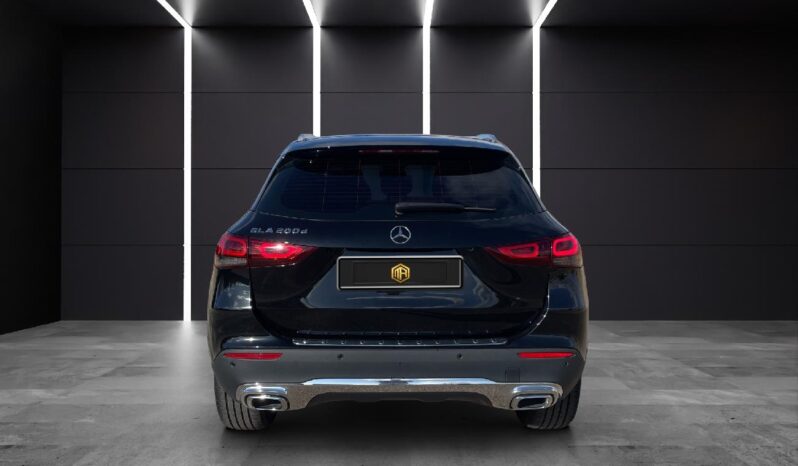 
 Mercedes GLA 200 D 2022 full									