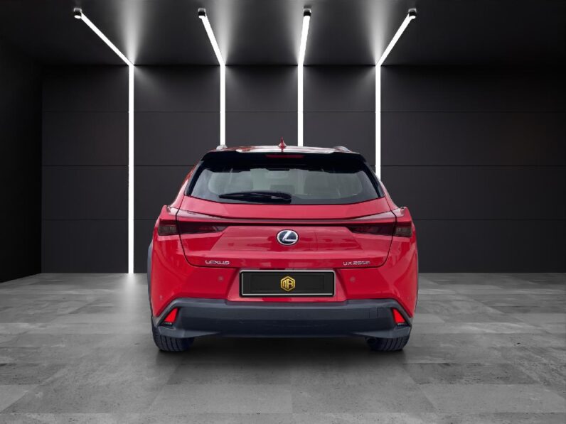 
 Lexus UX 2.0 250h Business 2020 full									