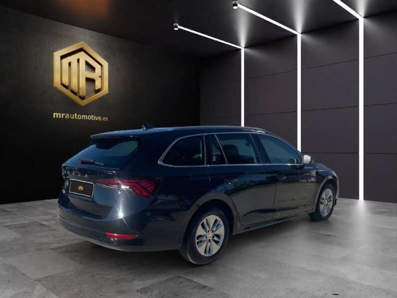 
 Skoda Octavia Combi 2.0 TDI 110kW(150CV) DSG Ambition familiar 2023 full									