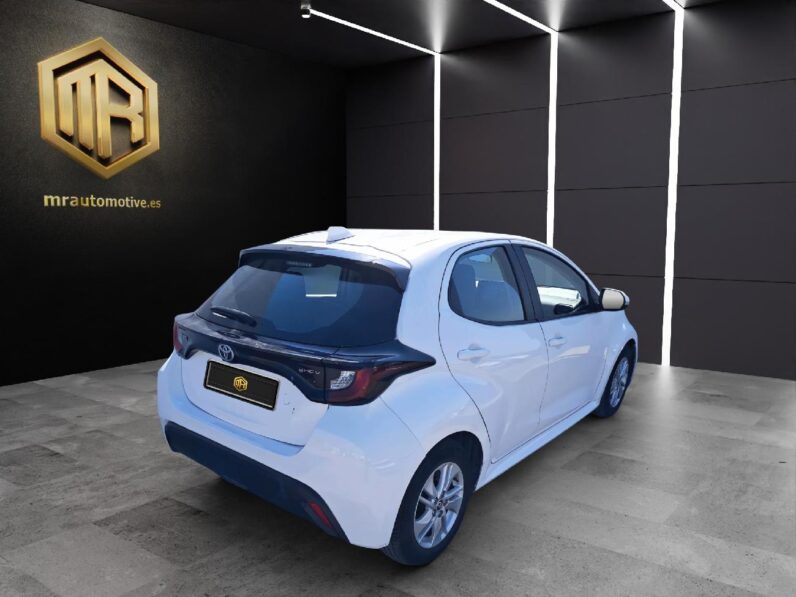 
 Toyota Yaris 1.5 120H Business Plus 2024 full									