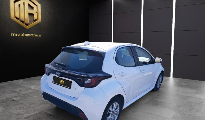 
 Toyota Yaris 1.5 120H Business Plus 2024 full									