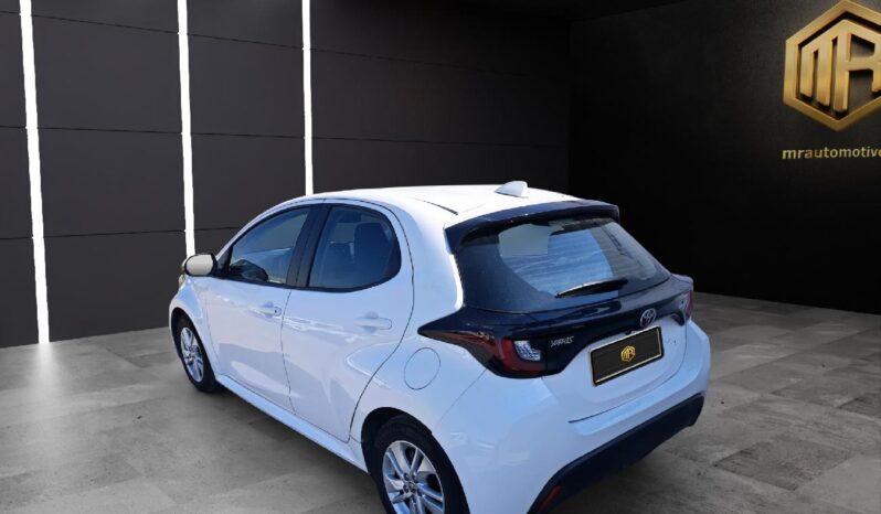 
 Toyota Yaris 1.5 120H Business Plus 2024 full									