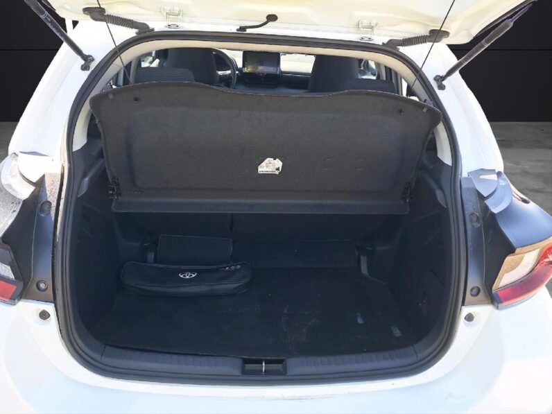 
 Toyota Yaris 1.5 120H Business Plus 2024 full									
