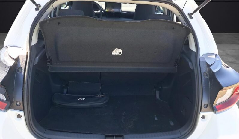 
 Toyota Yaris 1.5 120H Business Plus 2024 full									