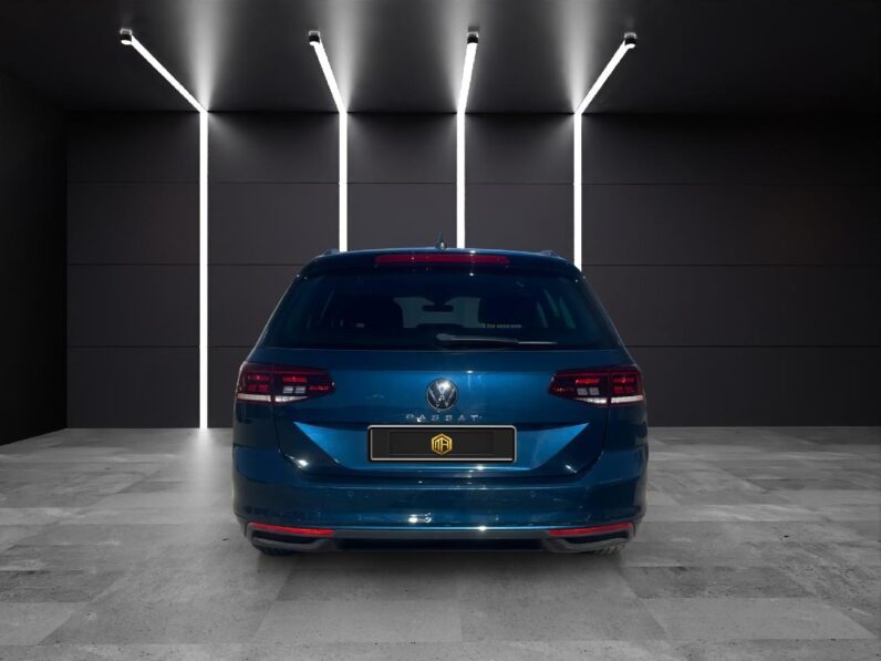 
 Volkswagen Passat Variant Executive 2.0 TDI 110kW DSG 2022 full									